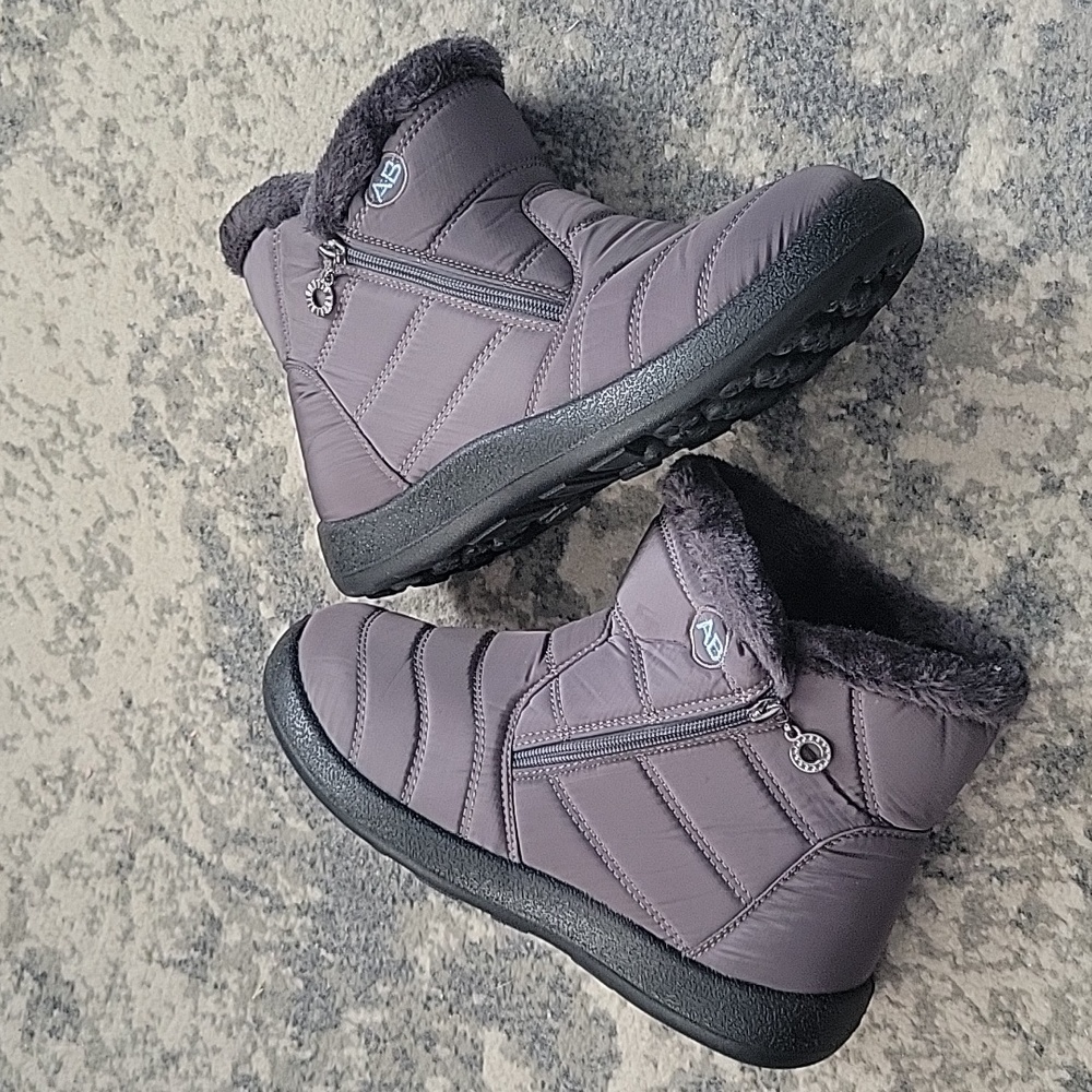 Waterproof Boots - Picture 4 of 12